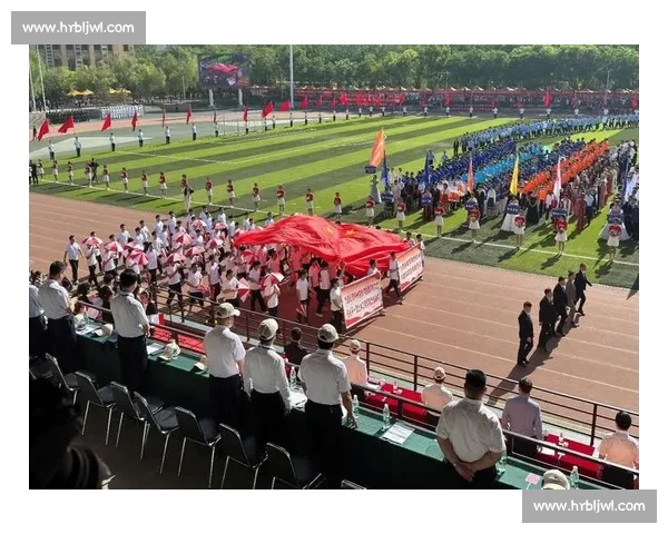 重庆电信职院运动会开幕：方阵舞燃爆青春赛场